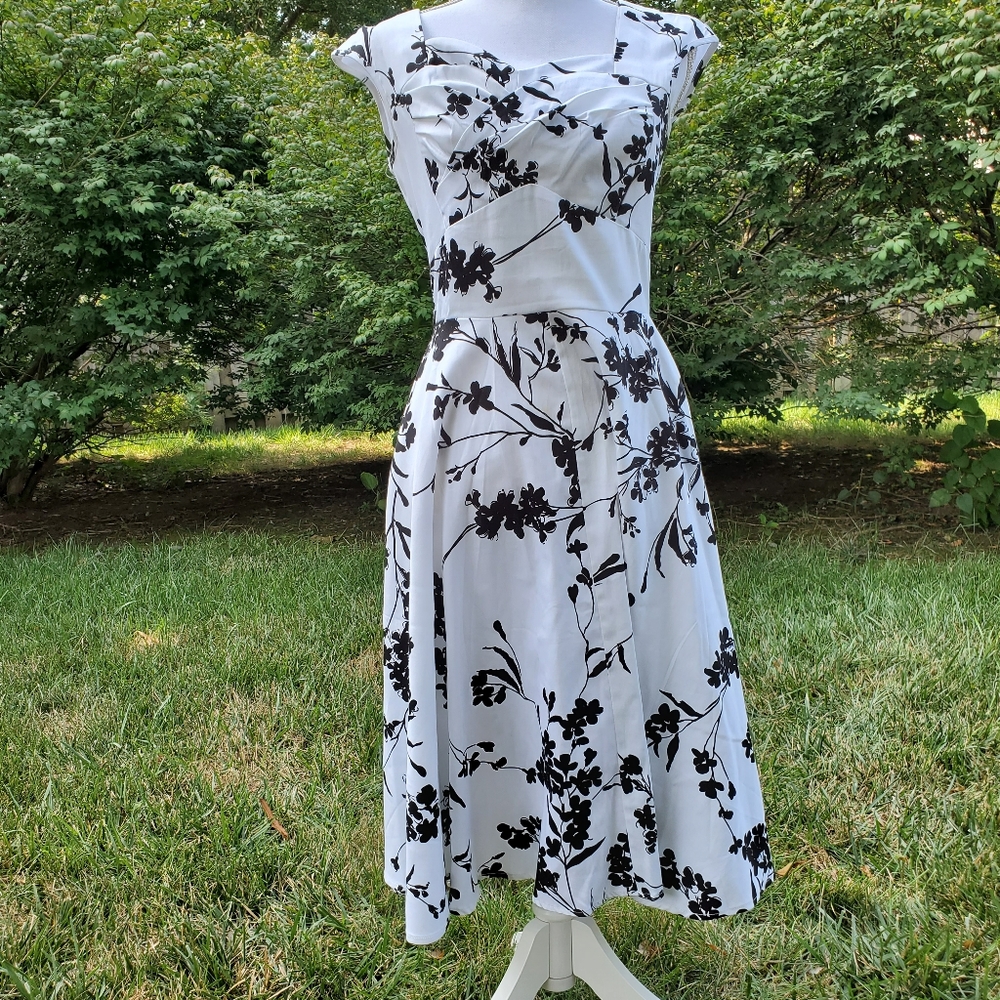 Fit & flare cap sleeves sweetheart neck dress L